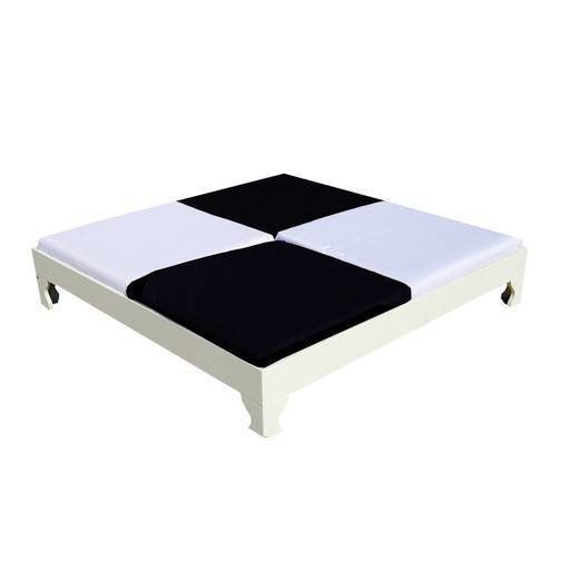 Lounge bed 160x160 cm.